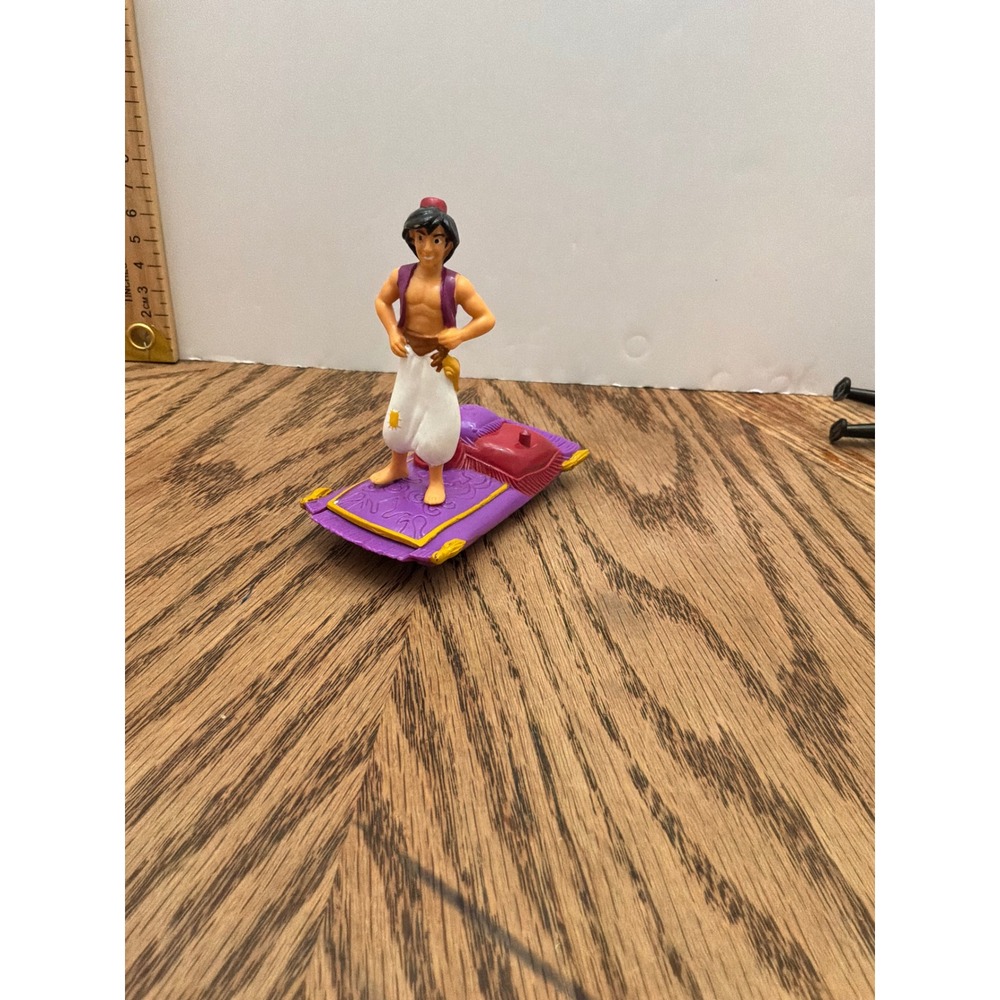 Vintage Kids Disney Aladdin Magic Carpet Toy 4 Inch Purple
